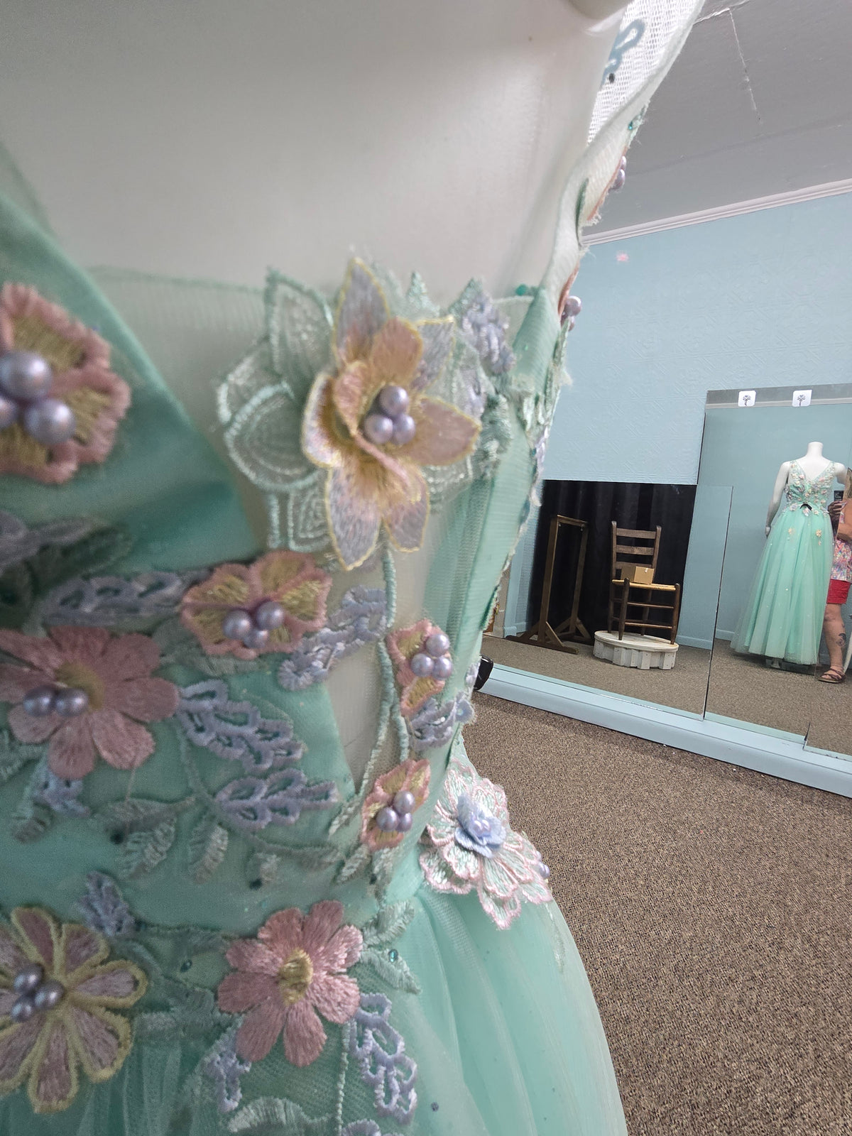Sydney's Closet 7357