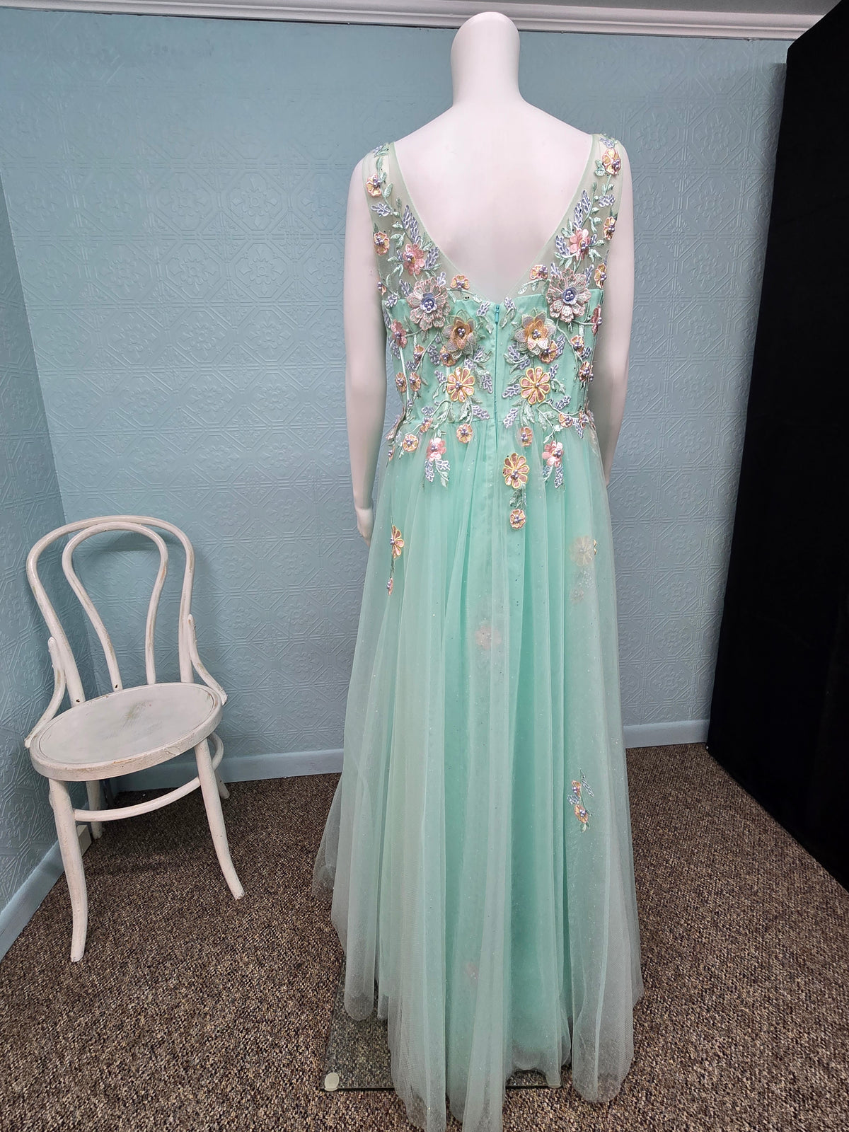 Sydney's Closet 7357