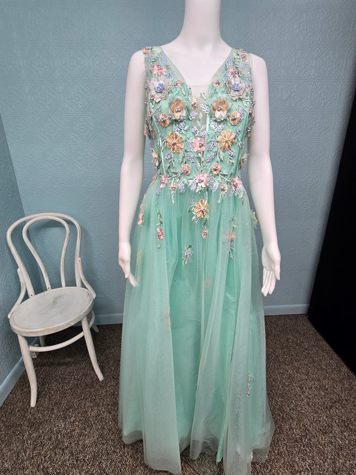 Sydney's Closet 7357