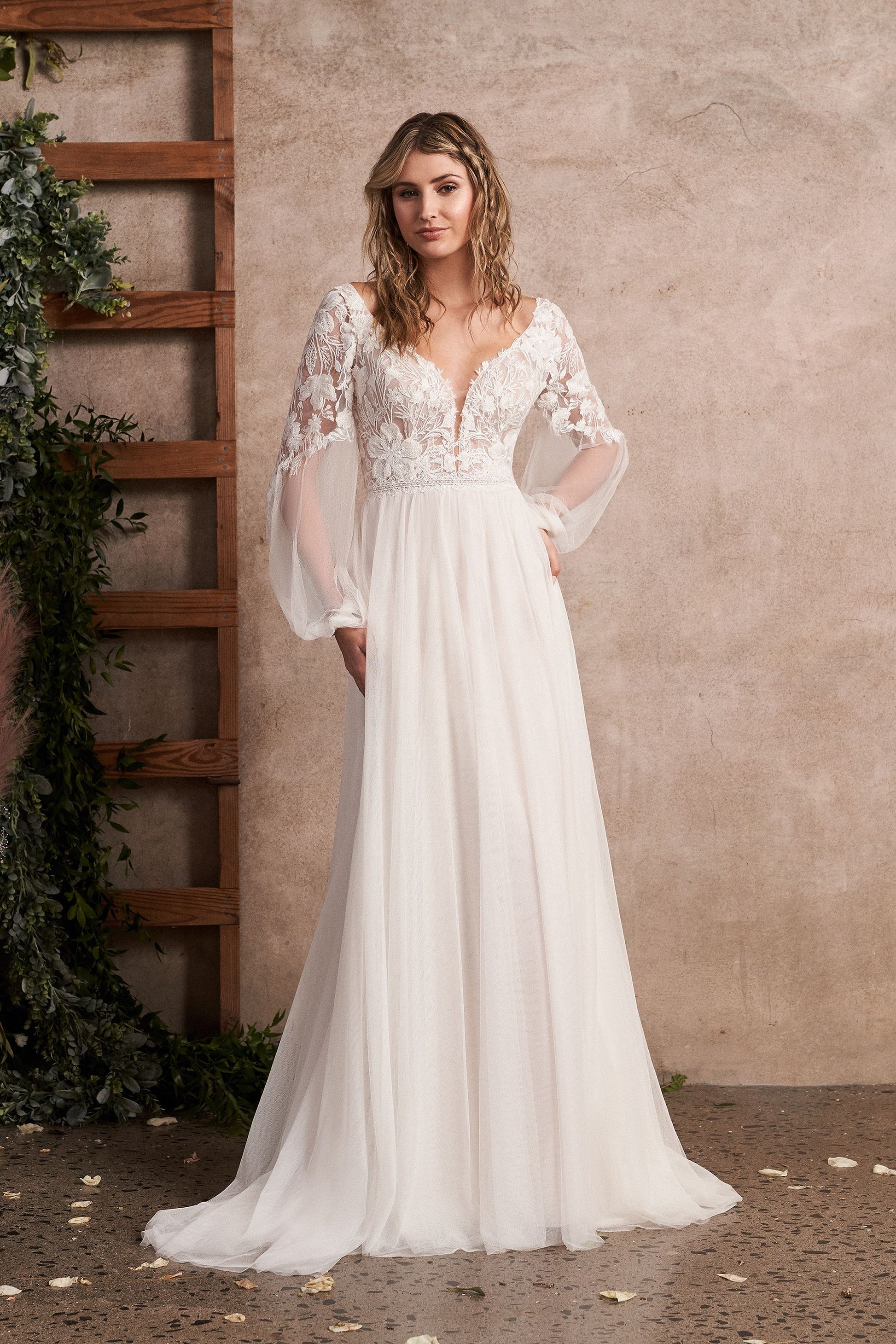 Long Sleeve Lace Wedding Lace Top Silk Bottom Dress Tulle Skirt Wedding Gowns Tight Top Flowy Long Sleeve Lace Wedding Lace Top Silk Bottom Dress Tulle Skirt Wedding Gowns Tight Top Flowy